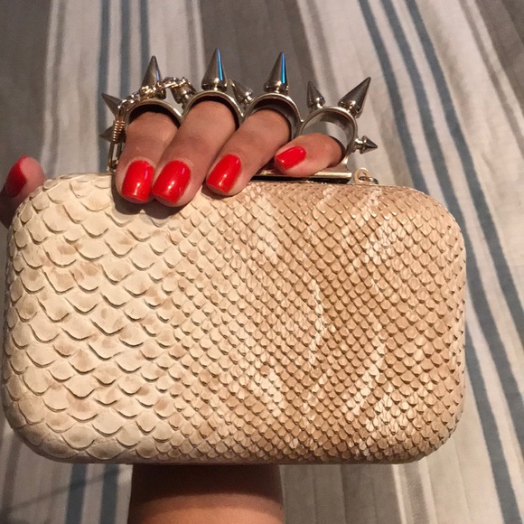 Clutch - Picture 2 of 2